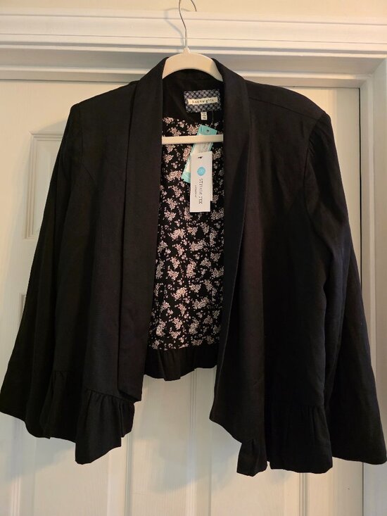 Noe Heights Jackets & Blazers - Noe Heights Dana Ruffle Hem Cropped Blazer 3/4 Sleeve XL Black NWT Stitch Fix